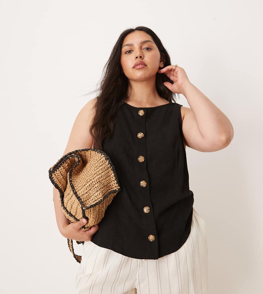 ASOS DESIGN Curve - Weste in schwarzer Leinenoptik mit Knopfleiste vorne von ASOS Curve