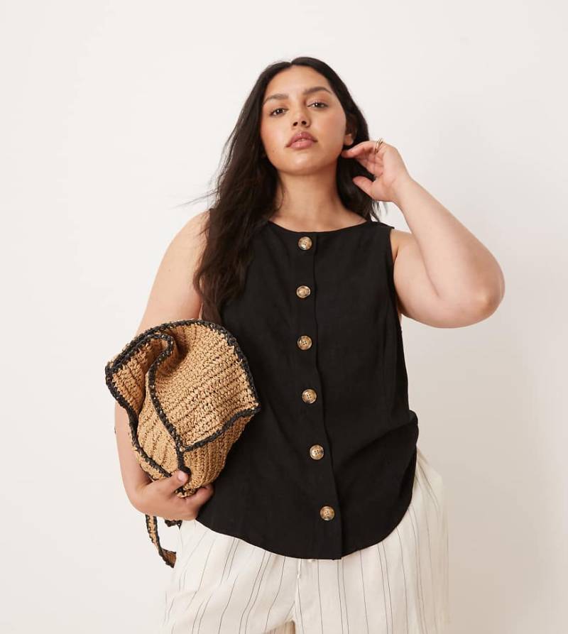 ASOS DESIGN Curve - Weste in schwarzer Leinenoptik mit Knopfleiste vorne von ASOS Curve