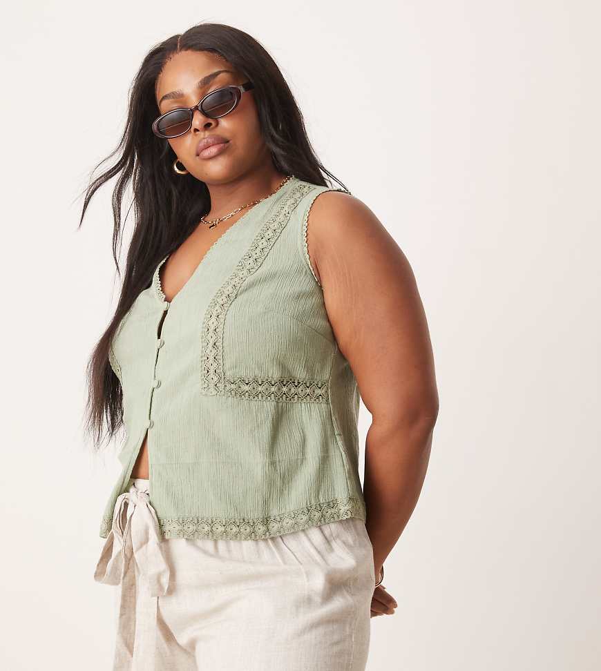 ASOS DESIGN Curve - Westen-Top in Salbeigrün mit Spitzenborte von ASOS Curve