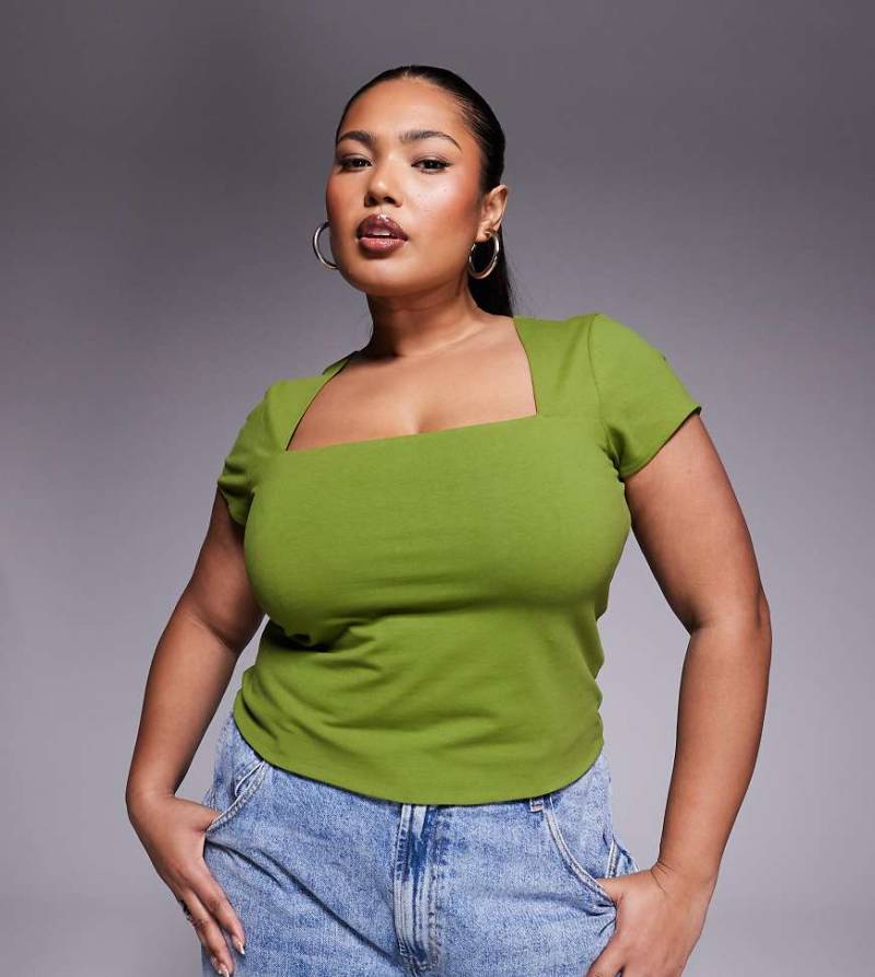 ASOS DESIGN Curve - Zweilagiges Oberteil in Khaki mit eckigem Ausschnitt und Kappärmeln-Lila von ASOS Curve