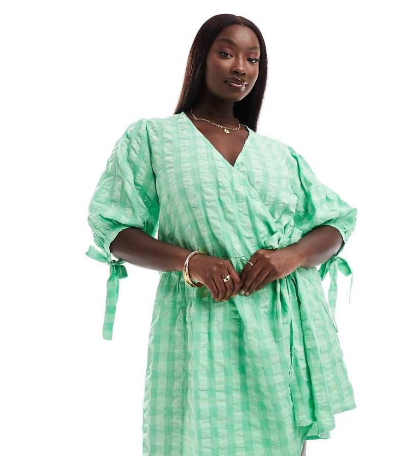 ASOS Design Curve - Wickel-Mini-Hängerkleid mit hellen Vichy-Karos-Bunt von ASOS Curve