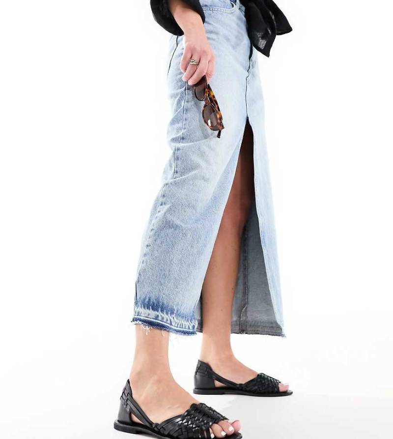 ASOS DESIGN - Francis - Flache Sandalen aus Leder in Schwarz mit weiter Passform von ASOS DESIGN Wide Fit