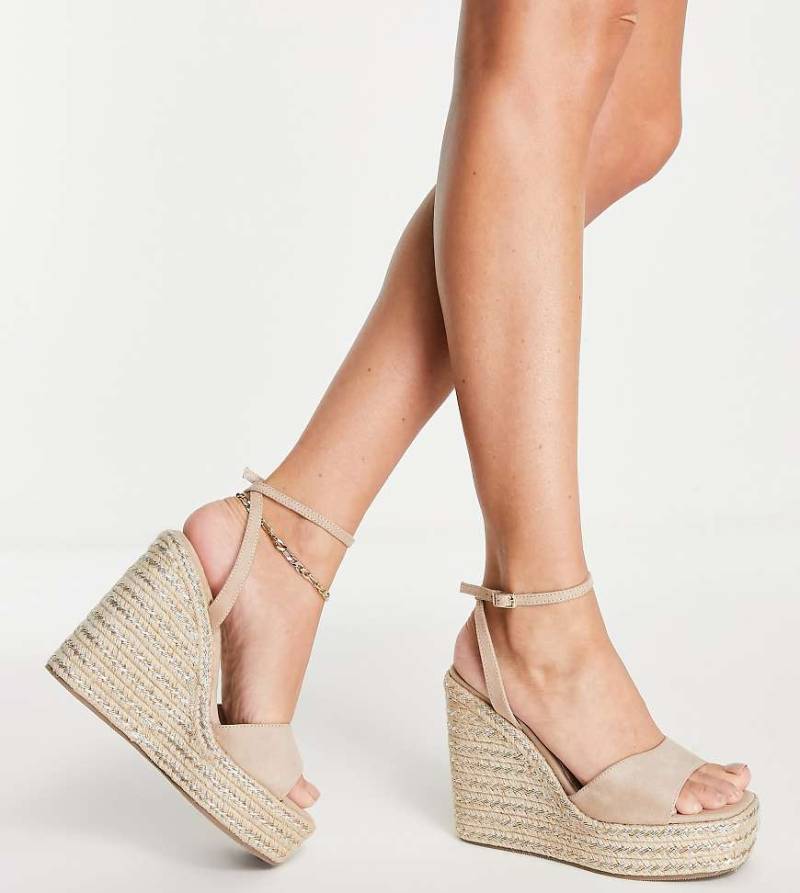 ASOS DESIGN - Tasha - Beige Espadrilles in weiter Passform mit Keilabsatz-Neutral von ASOS DESIGN Wide Fit