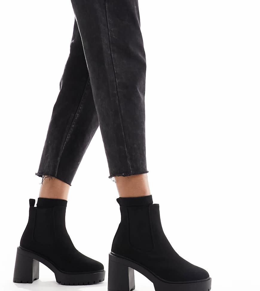 ASOS DESIGN Wide Fit - Elma - Chelsea-Stiefel in Schwarz mit Absatz und dicker Sohle, in weiter Passform von ASOS DESIGN Wide Fit
