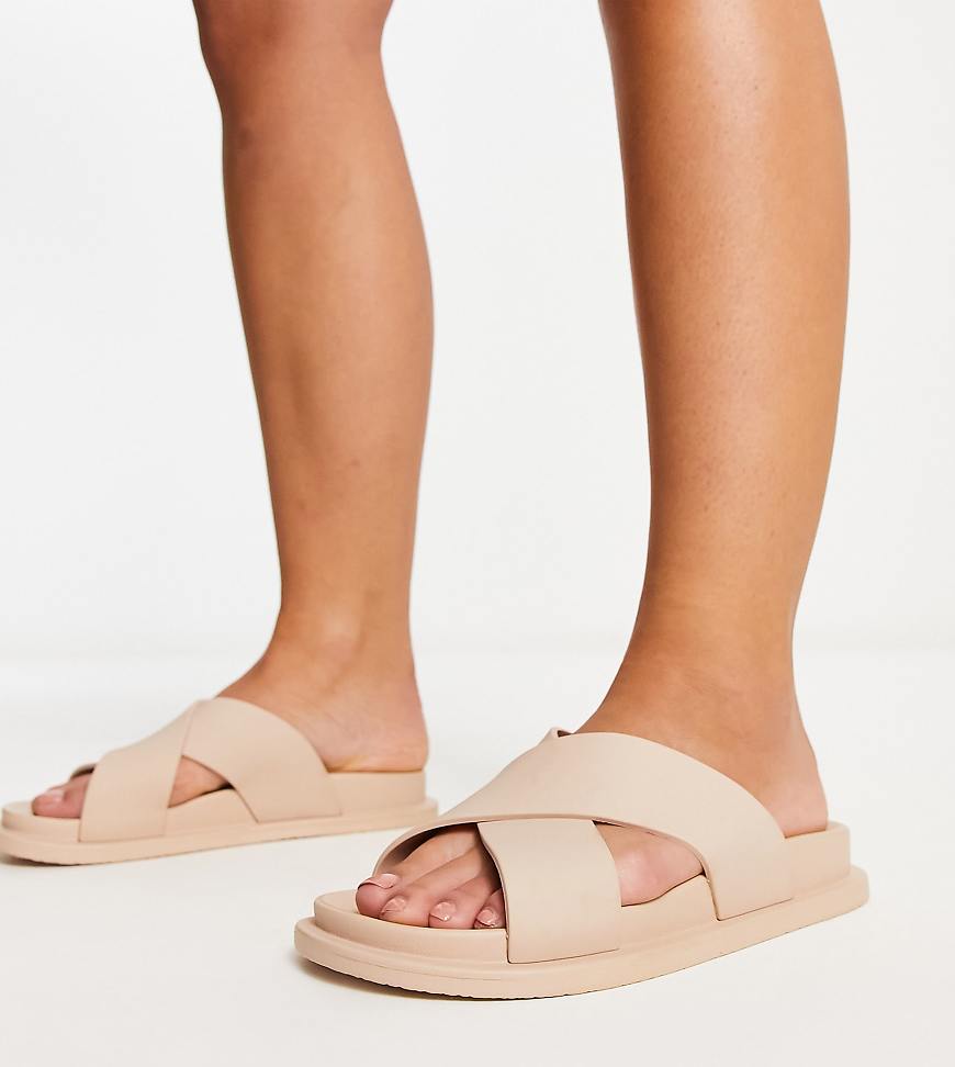 ASOS DESIGN Wide Fit - Fixation - Flache Jelly-Sandalen in Beige mit überkreuzten Riemen-Neutral von ASOS DESIGN Wide Fit