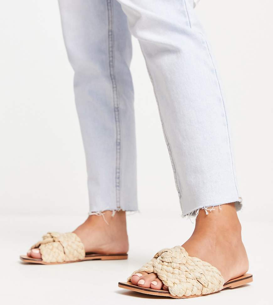 ASOS DESIGN Wide Fit - Flossie - Flache, gewebte Sandalen in Natur, weite Passform-Neutral von ASOS DESIGN Wide Fit