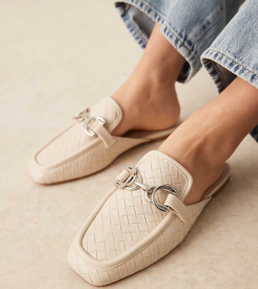 ASOS DESIGN Wide Fit - Mosaic - Flache Loafer-Mules in Wollweiß mit Webmuster, weite Passform ASOS DESIGN Wide Fit - Mosaic - Flache Loafer-Mules in Wollweiß mit Webmuster, weite Passform von ASOS DESIGN Wide Fit
