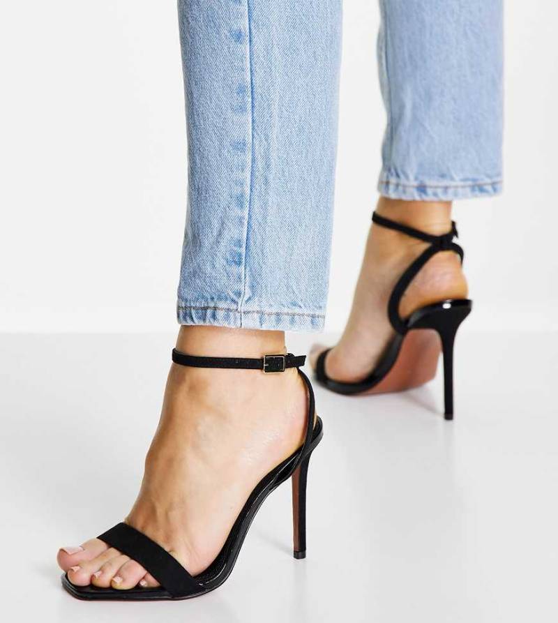 ASOS DESIGN Wide Fit - Neva - Zarte Absatzsandalen in Schwarz, weite Passform von ASOS DESIGN Wide Fit