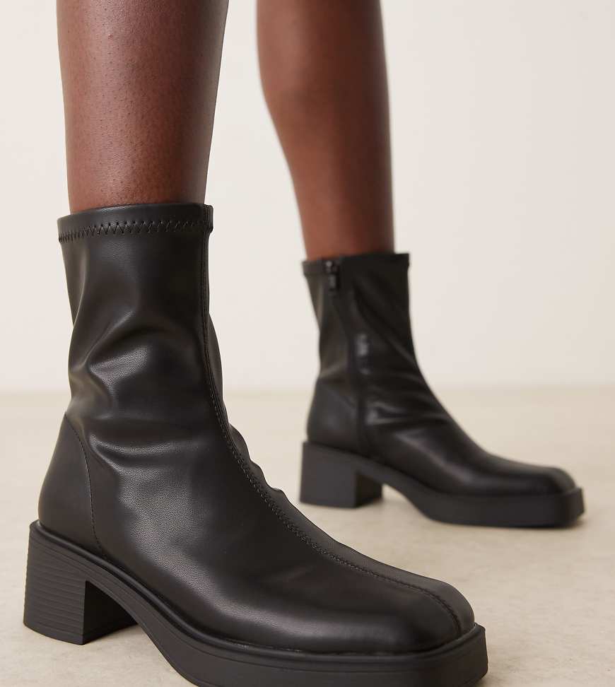 ASOS DESIGN Wide Fit - Raven - Elegante Stiefel in Schwarz mit mittelhohem Absatz, weite Passform von ASOS DESIGN Wide Fit