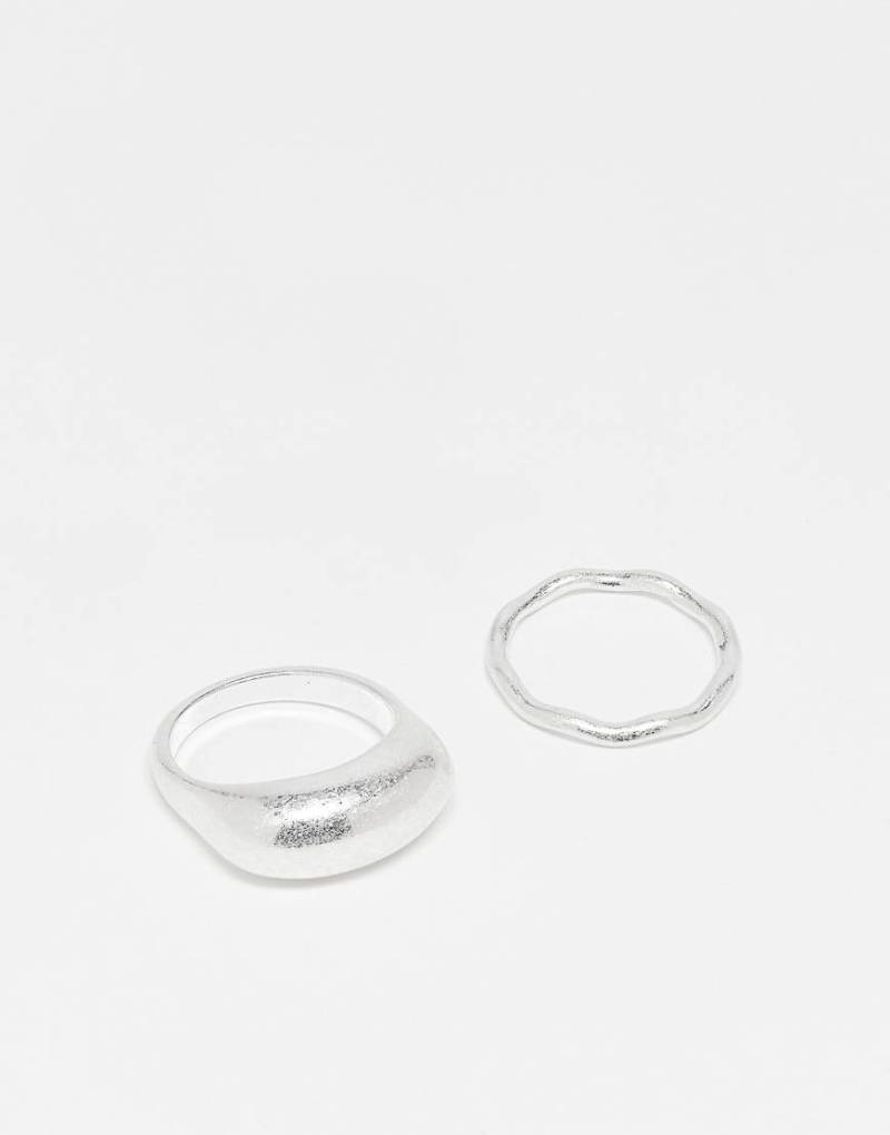 ASOS DESIGN - 2 Ringe in Silber-Optik mit poliertem Design von ASOS DESIGN