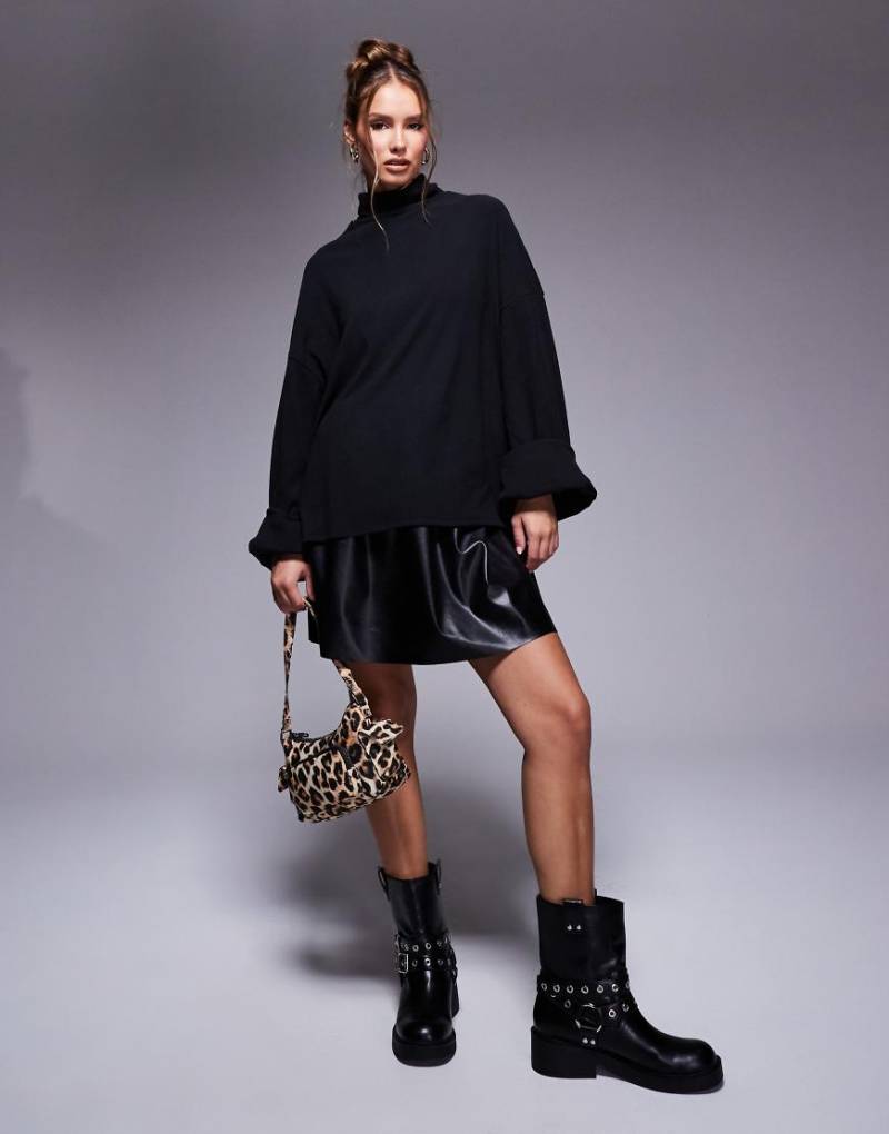 ASOS DESIGN - 2-in-1-Minikleid in Schwarz mit Strickpullover und Rockteil aus PU von ASOS DESIGN