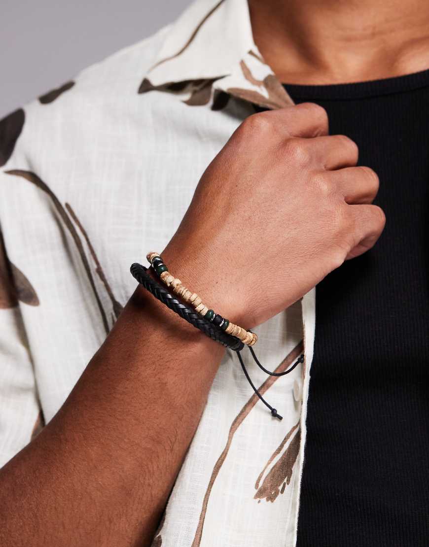 ASOS DESIGN - 2er-Pack Festival-Armbänder mit mehrfarbigem Leder-, Holzperlendesign-Bunt von ASOS DESIGN