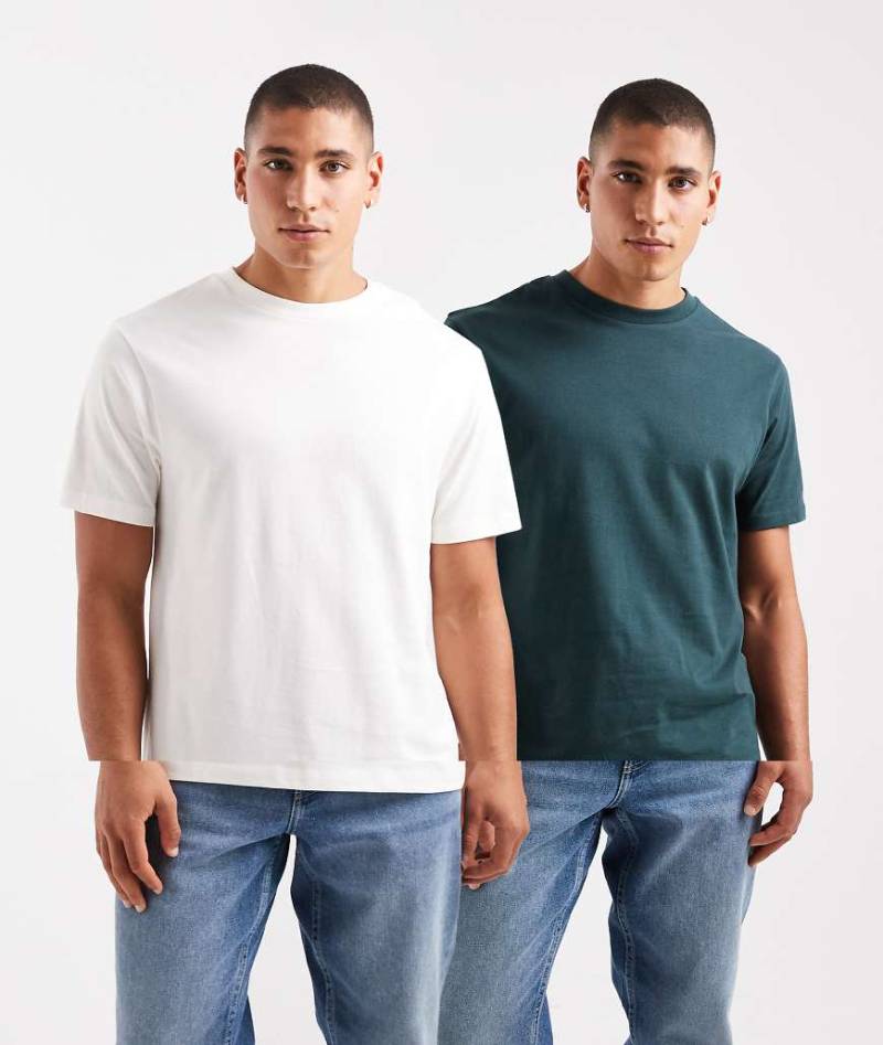 ASOS DESIGN - 2er-Pack Basic-T-Shirts in Cremeweiß und Dunkelgrün mit Rundhalsausschnitt-Bunt von ASOS DESIGN
