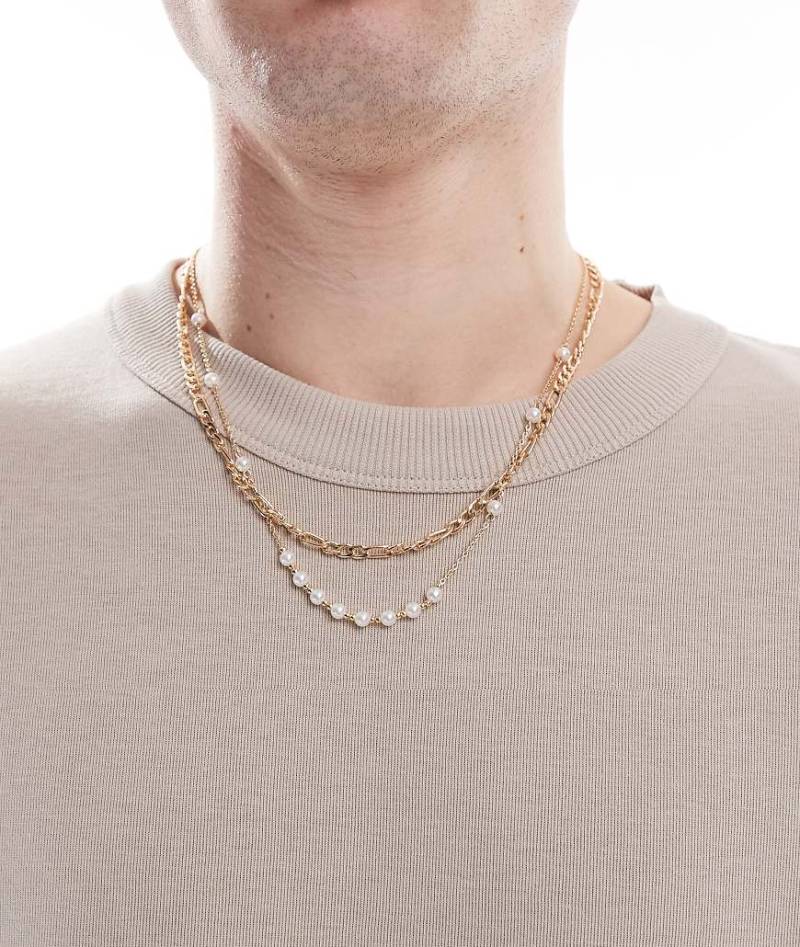 ASOS DESIGN - 2er-Pack Halsketten in Goldoptik mit Kunstperlen-Goldfarben von ASOS DESIGN