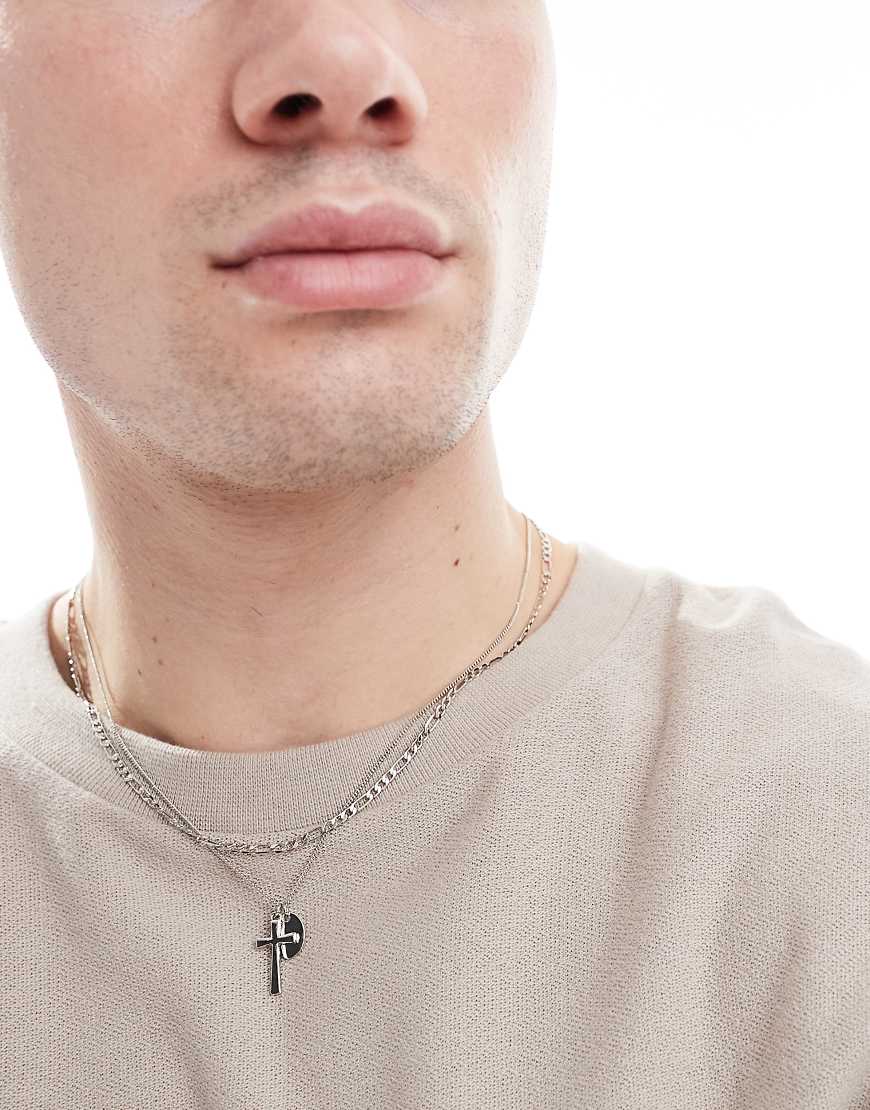 ASOS DESIGN - 2er-Pack silberfarbene Halsketten mit Kreuzanhänger von ASOS DESIGN