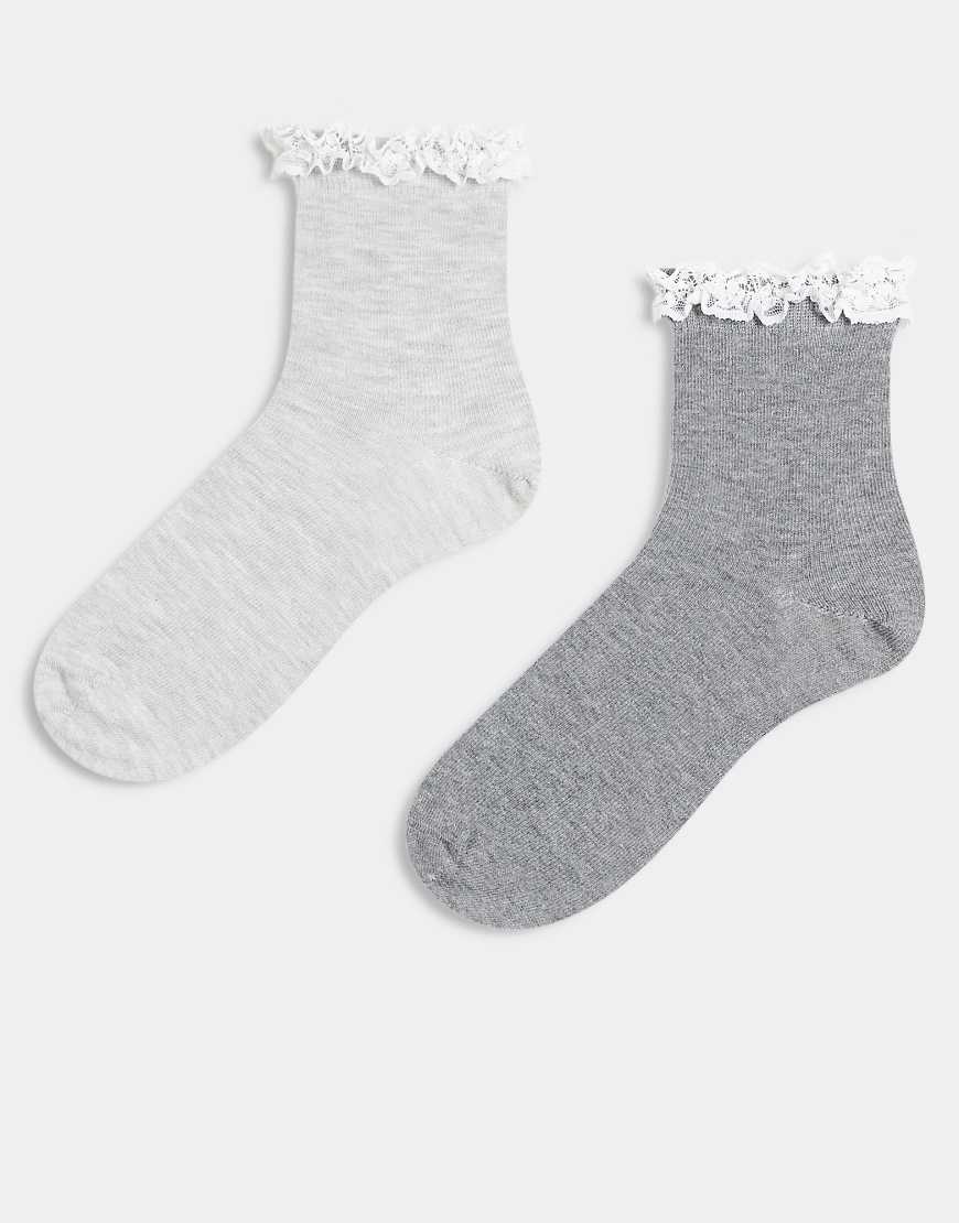 ASOS DESIGN - 2er-Pack Knöchelsocken in Grau meliert mit Rüschenrand aus Spitze ASOS DESIGN - 2er-Pack Knöchelsocken in Grau meliert mit Rüschenrand aus Spitze von ASOS DESIGN