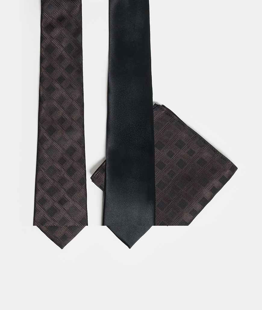 ASOS DESIGN - 2er-Pack Krawatten in Schwarz und mit geometrischem Muster in Braun, inkl. Einstecktuch-Bunt von ASOS DESIGN