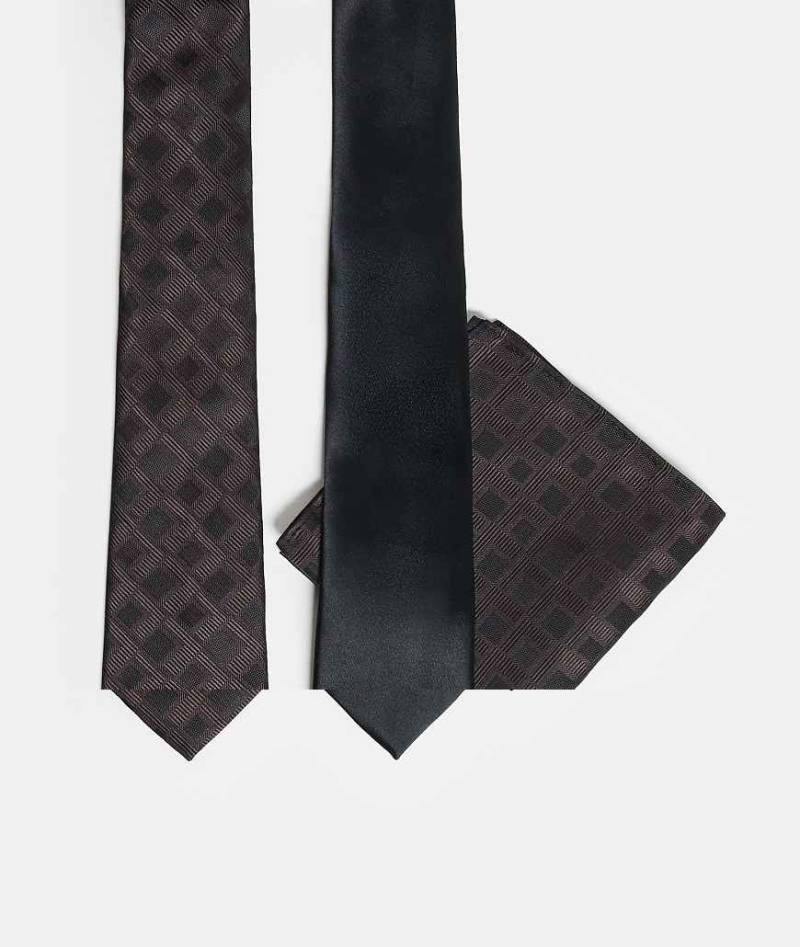 ASOS DESIGN - 2er-Pack Krawatten in Schwarz und mit geometrischem Muster in Braun, inkl. Einstecktuch-Bunt von ASOS DESIGN