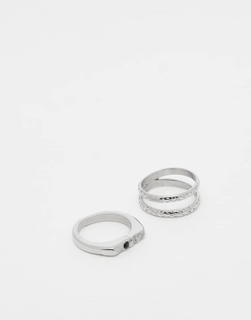 ASOS DESIGN - 2er-Pack Ringe aus wasserfestem Edelstahl in Silberoptik mit gehämmerten Details von ASOS DESIGN