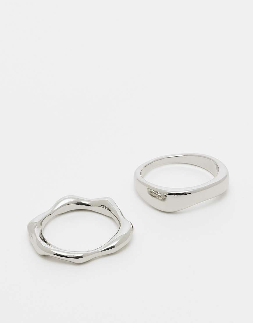 ASOS DESIGN - 2er-Pack Ringe im Silberton im geschmolzenem Design ASOS DESIGN - 2er-Pack Ringe im Silberton im geschmolzenem Design von ASOS DESIGN