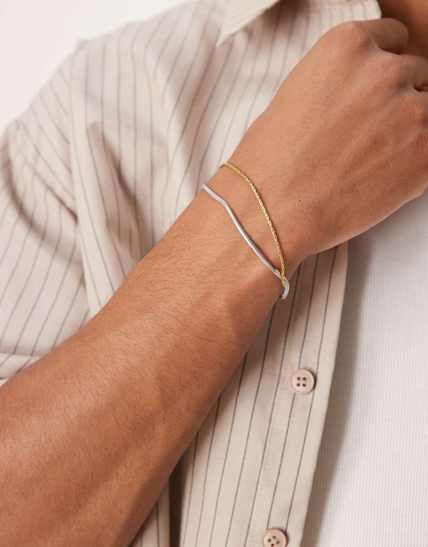 ASOS DESIGN - 2er-Pack Schlangen-Armbänder aus wasserfestem Edelstahl in verschiedenen Metall-Optiken-Bunt von ASOS DESIGN