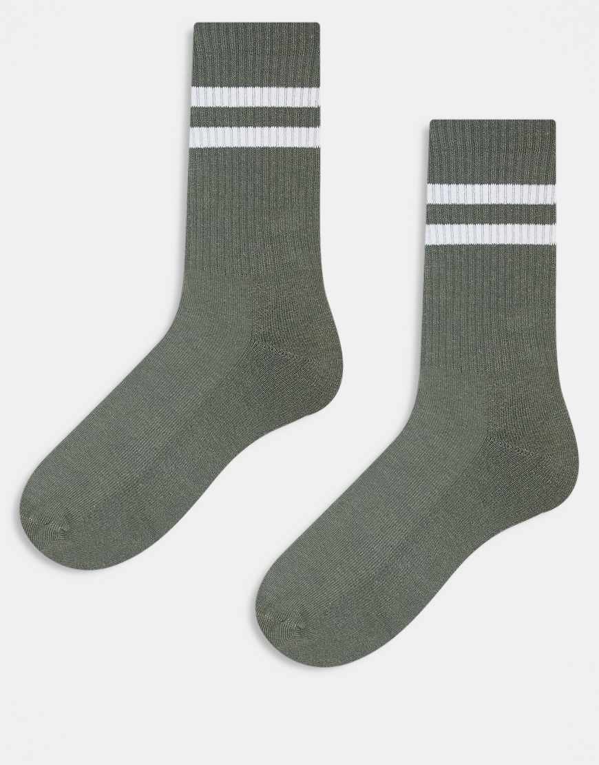 ASOS DESIGN - 2er-Pack Socken in Khaki mit weißen Streifen-Grün ASOS DESIGN - 2er-Pack Socken in Khaki mit weißen Streifen-Grün von ASOS DESIGN