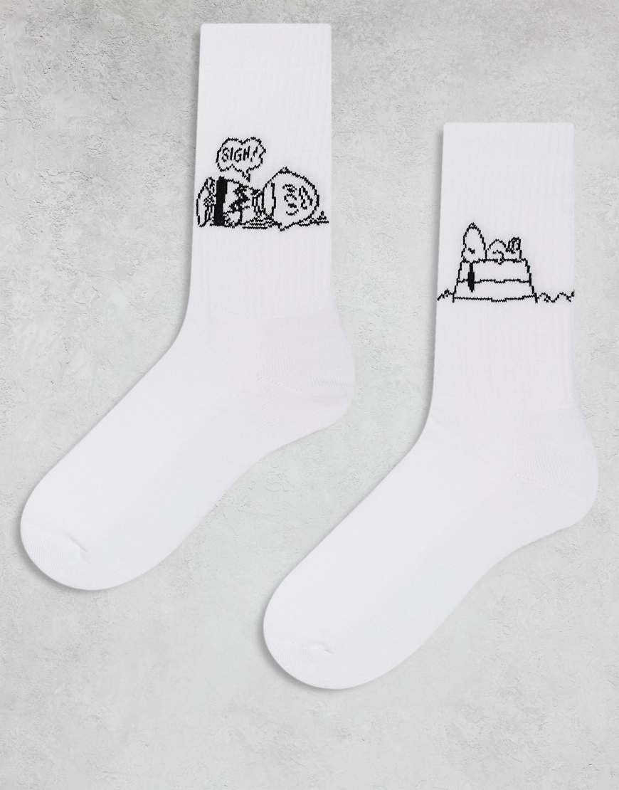 ASOS DESIGN - 2er-Pack Socken in Weiß mit „Snoopy"- und „Charlie"-Motiv ASOS DESIGN - 2er-Pack Socken in Weiß mit „Snoopy"- und „Charlie"-Motiv von ASOS DESIGN