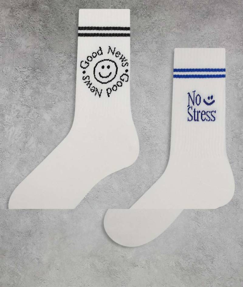 ASOS DESIGN - 2er-Pack Socken in Weiß mit No Stress-Grafik von ASOS DESIGN