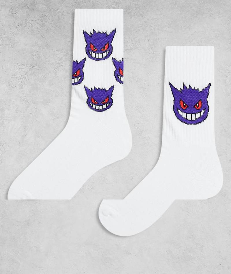 ASOS DESIGN - Pokémon - 2er-Pack Socken in Weiß mit Gengar-Motiv von ASOS DESIGN