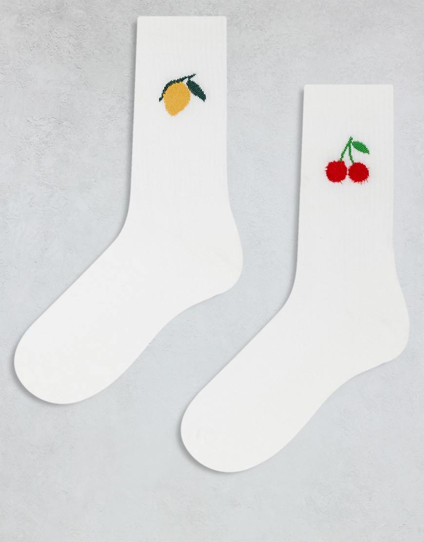 ASOS DESIGN - 2er-Pack Socken in Weiß mit Zitronen- und Kirschstickerei von ASOS DESIGN