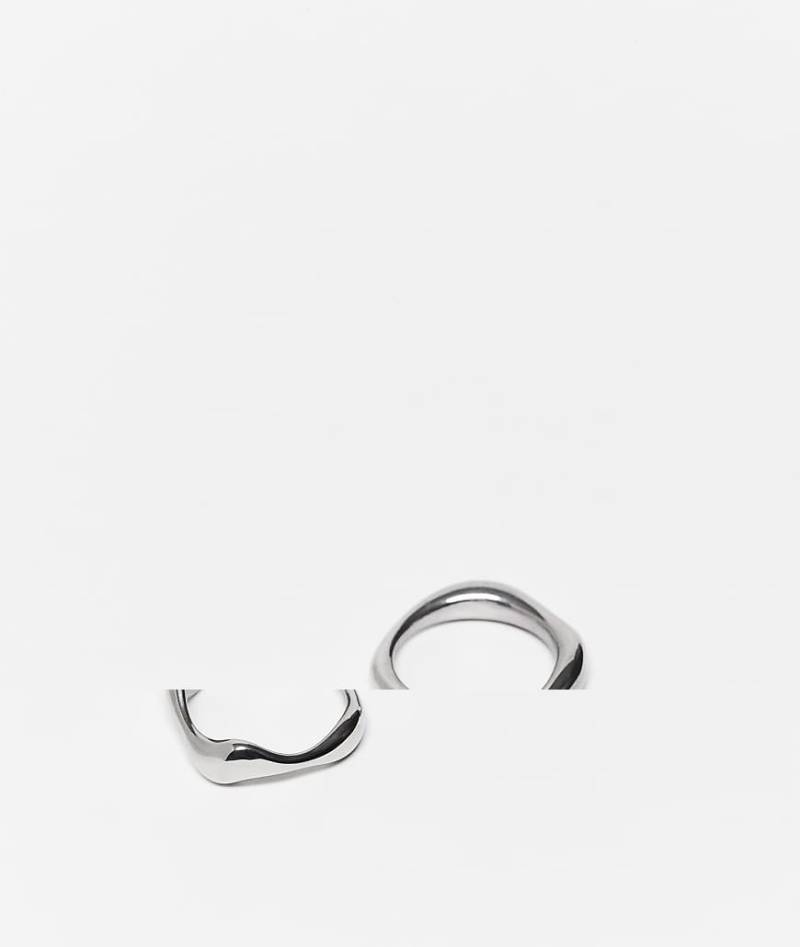 ASOS DESIGN - 2er-Pack geschmolzene Bandringe aus wasserfestem Edelstahl in Silber von ASOS DESIGN
