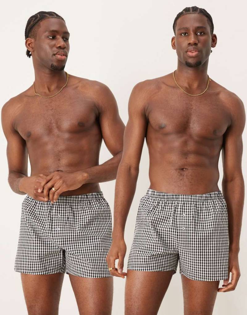 ASOS DESIGN - 2er-Pack gewebte Boxershorts mit Vichy-Karo in Marineblau und Schwarz-Bunt von ASOS DESIGN