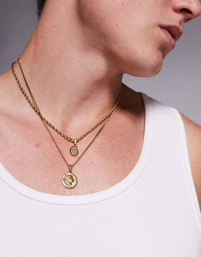 ASOS DESIGN - 2er-Pack goldfarbene Halsketten aus wasserfestem Edelstahl mit Muschelanhängern von ASOS DESIGN