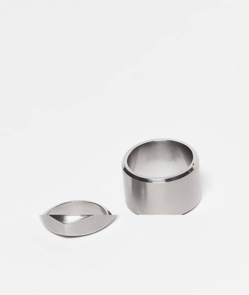 ASOS DESIGN - 2er-Pack mit verschiedenen, wasserdichten Bandringen in gebürsteter Silberoptik von ASOS DESIGN