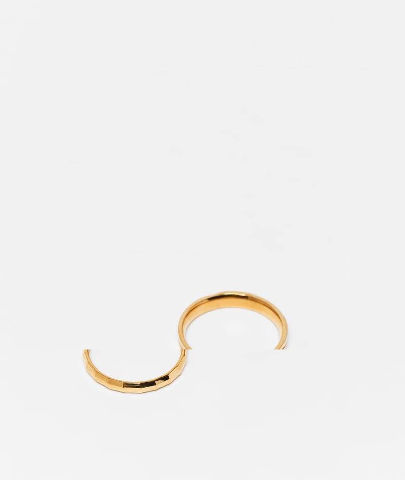 ASOS DESIGN - 2er-Pack schmale Bandringe aus wasserfestem Edelstahl in Gold mit Schmuckstein-Goldfarben von ASOS DESIGN