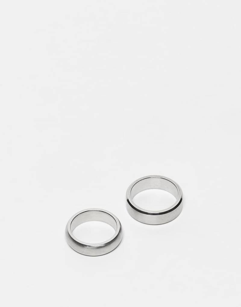 ASOS DESIGN - 2er-Pack Bandringe aus wasserfestem Edelstahl mit abgeschrägtem Rand und anderen Designs, in gebürsteter Silberoptik von ASOS DESIGN