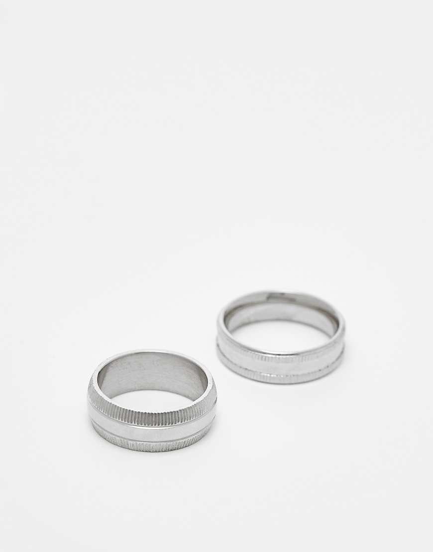 ASOS DESIGN - 2er-Set mit Bandringen aus wasserfestem Edelstahl in Silber ASOS DESIGN - 2er-Set mit Bandringen aus wasserfestem Edelstahl in Silber von ASOS DESIGN