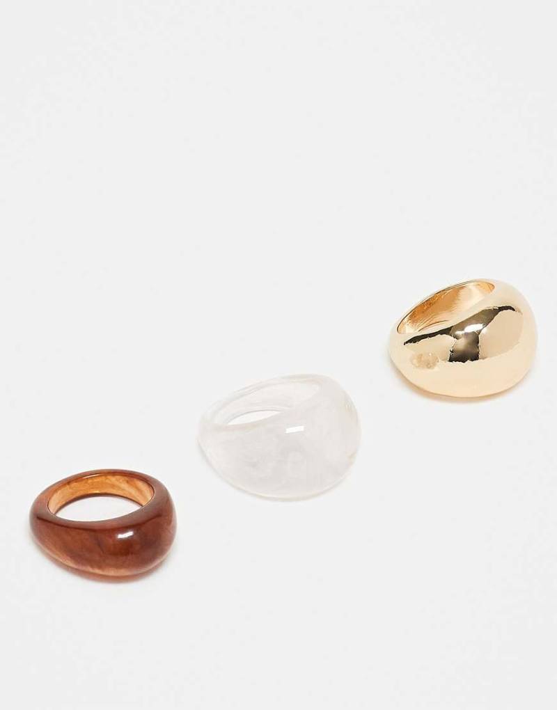 ASOS DESIGN - 3er-Pack Ringe aus Kunstharzmix in Gold-Optik-Bunt von ASOS DESIGN