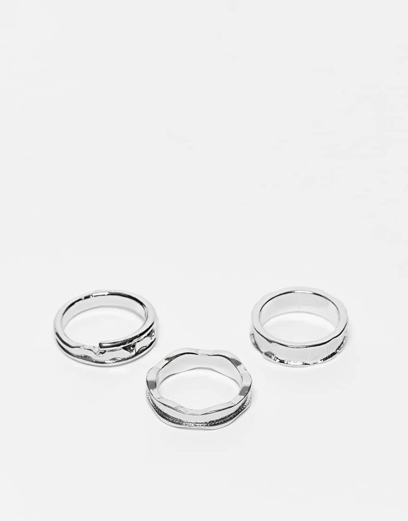 ASOS DESIGN - 3er-Pack silberfarbene Ringe im geschmolzenen Design mit Wellenstruktur von ASOS DESIGN