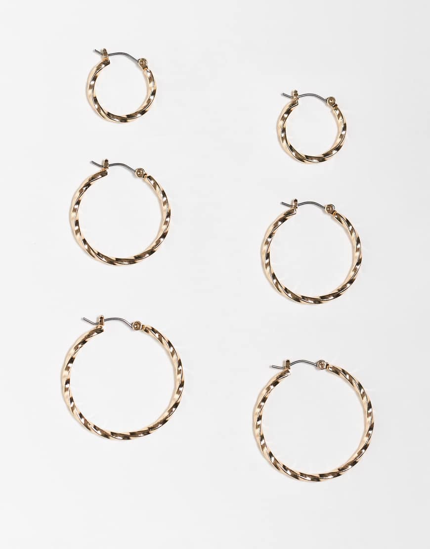 ASOS DESIGN - 3er-Pack verdrehte Creolen in Gold-Optik-Goldfarben ASOS DESIGN - 3er-Pack verdrehte Creolen in Gold-Optik-Goldfarben von ASOS DESIGN