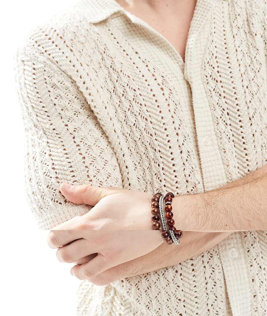 ASOS DESIGN - 3er-Pack Festival-Armbänder mit Perlen- und Kettendesign in Burgunderrot ASOS DESIGN - 3er-Pack Festival-Armbänder mit Perlen- und Kettendesign in Burgunderrot von ASOS DESIGN