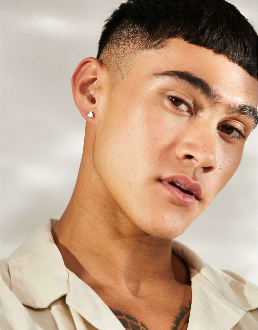ASOS DESIGN - 6er-Pack Ohrstecker aus wasserfestem Edelstahl mit Triangel-Design in Silber, Gold und mattem Schwarz-Bunt von ASOS DESIGN