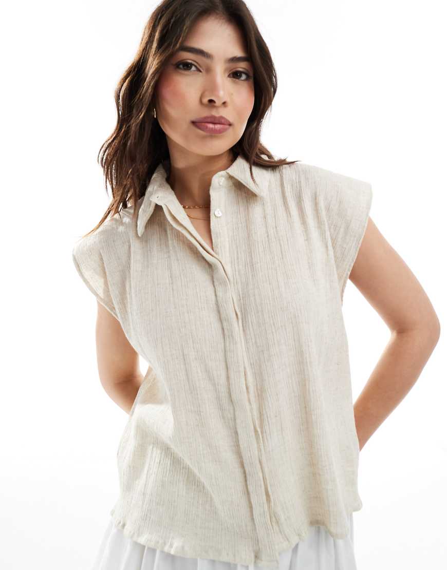 ASOS DESIGN - Ärmellose Hemdbluse in naturfarbener Leinenoptik mit Knitterstruktur-Neutral ASOS DESIGN - Ärmellose Hemdbluse in naturfarbener Leinenoptik mit Knitterstruktur-Neutral von ASOS DESIGN
