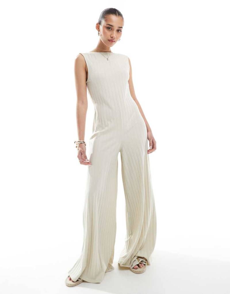 ASOS DESIGN - Ärmelloser Jumpsuit in Steinbeige mit breiter Rippenstruktur-Neutral von ASOS DESIGN
