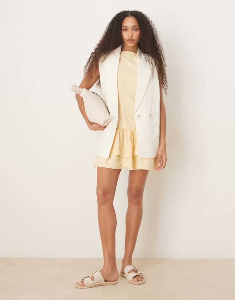 ASOS DESIGN - Ärmelloser Multiway-Blazer in Elfenbeinweiß von ASOS DESIGN