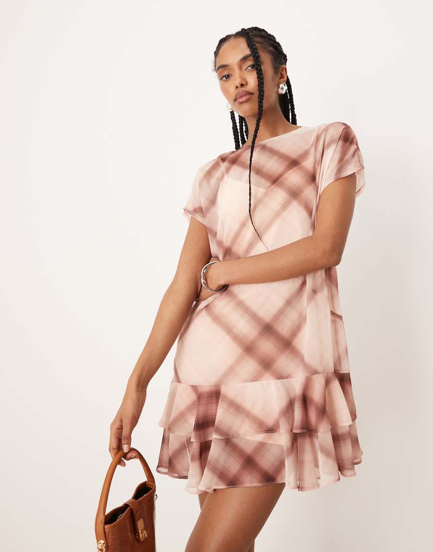 ASOS DESIGN - Ärmelloses, gerafftes Hängerkleid in Rosa kariert ASOS DESIGN - Ärmelloses, gerafftes Hängerkleid in Rosa kariert von ASOS DESIGN