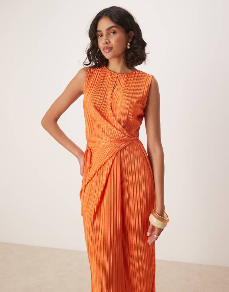 ASOS DESIGN - Ärmelloses, plissiertes Maxi-Wickelkleid in Orange mit Bindeband vorne ASOS DESIGN - Ärmelloses, plissiertes Maxi-Wickelkleid in Orange mit Bindeband vorne von ASOS DESIGN