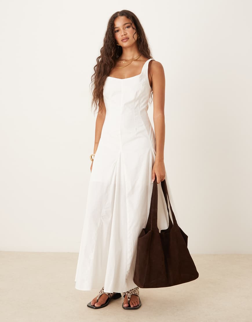 ASOS DESIGN - Ärmelloses, tailliertes Midikleid in Weiß ASOS DESIGN - Ärmelloses, tailliertes Midikleid in Weiß von ASOS DESIGN