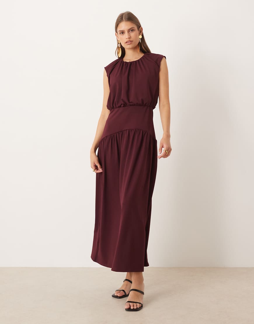 ASOS DESIGN - Ärmelloses Ballon-Midikleid in Weinrot mit tief angesetztem Taillen-Detail von ASOS DESIGN