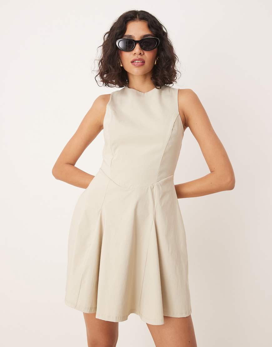 ASOS DESIGN - Ärmelloses Bengaline-Minikleid in Steinbeige mit Korsett-Taille-Neutral von ASOS DESIGN